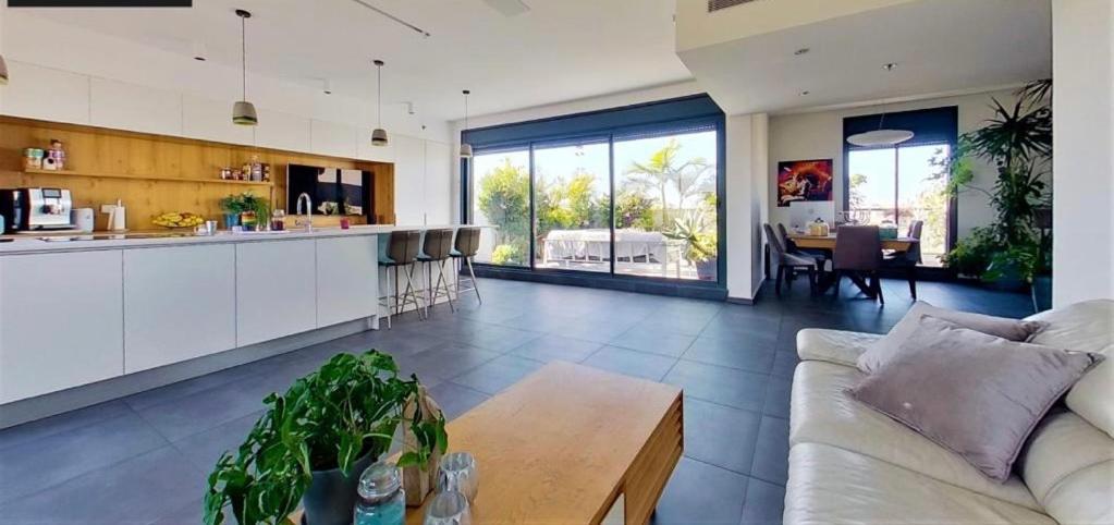 Suite And Room In A Breathtaking New Designed Penthouse In Se Tlv Тел Авив Екстериор снимка