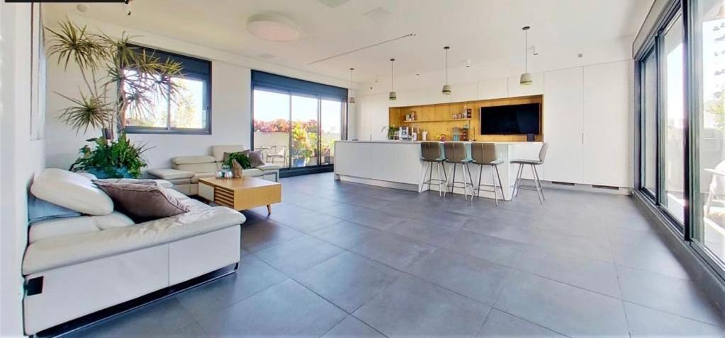 Suite And Room In A Breathtaking New Designed Penthouse In Se Tlv Тел Авив Екстериор снимка