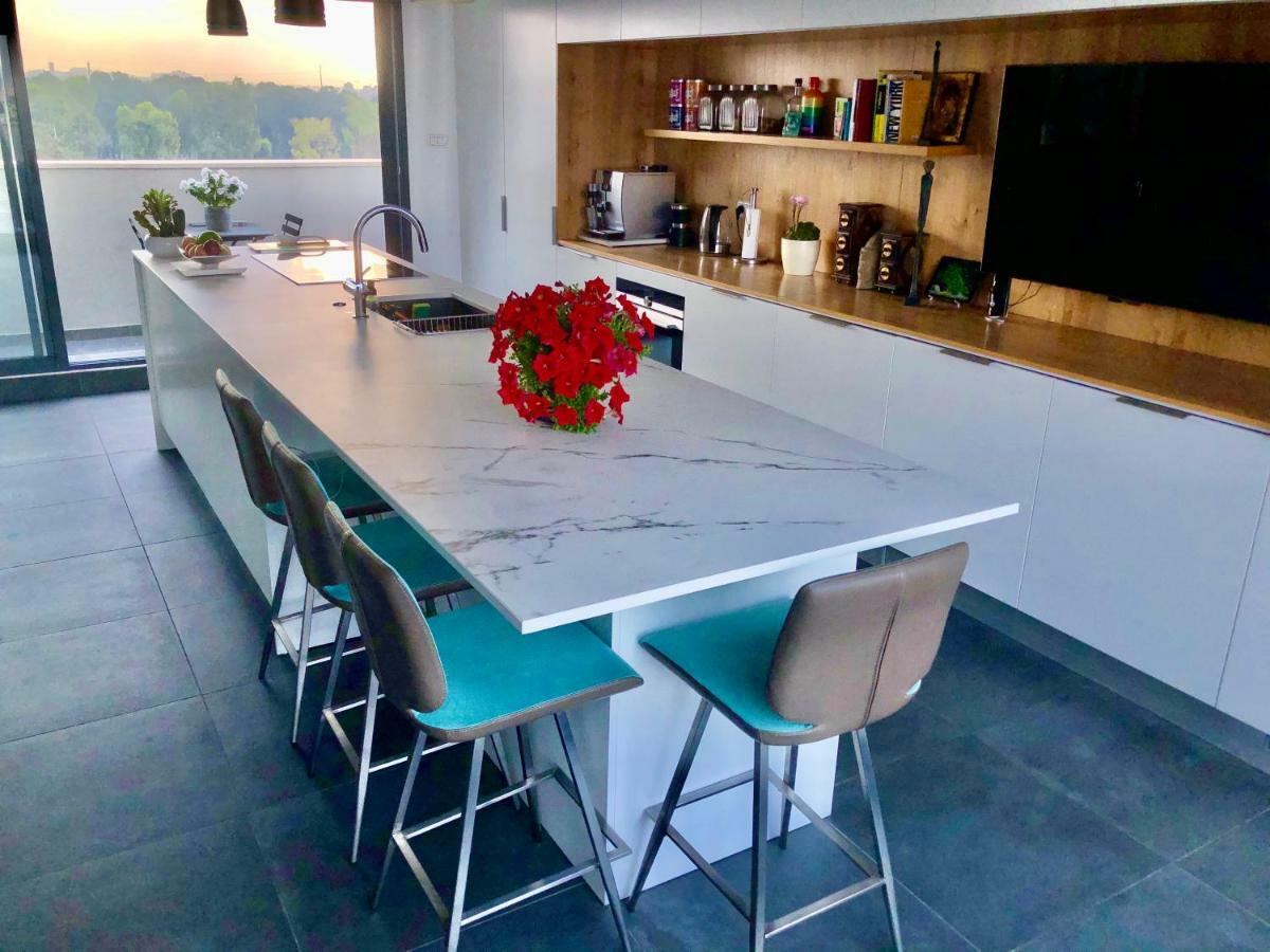 Suite And Room In A Breathtaking New Designed Penthouse In Se Tlv Тел Авив Екстериор снимка