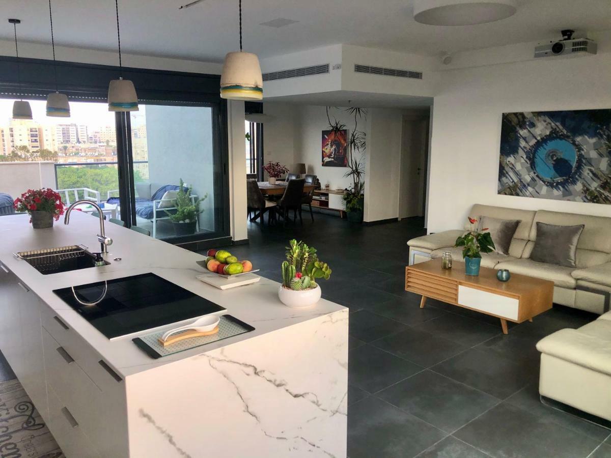 Suite And Room In A Breathtaking New Designed Penthouse In Se Tlv Тел Авив Екстериор снимка